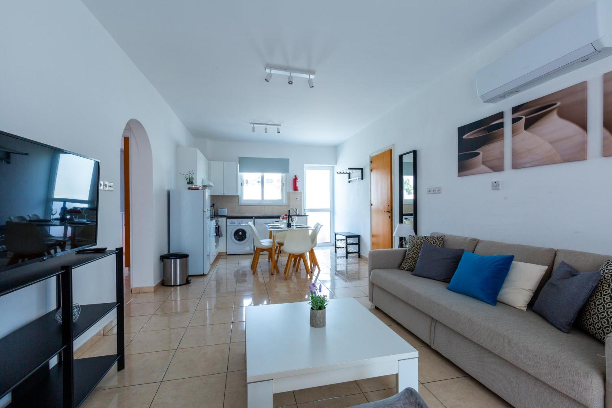 Beautiful 2 Bed Apartment In Paphos Cyprus Ngoại thất bức ảnh