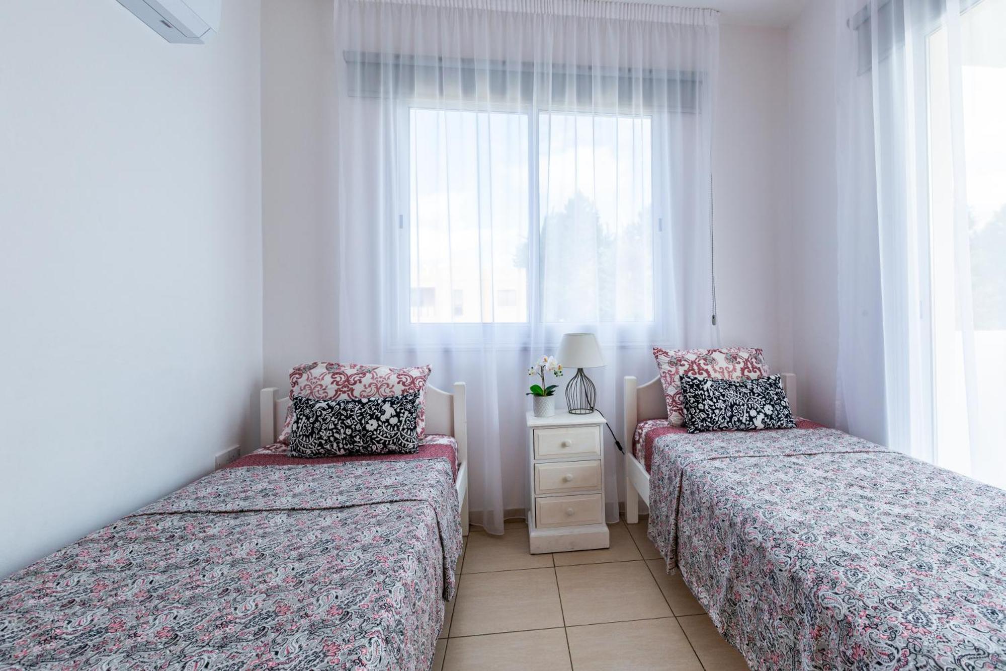 Beautiful 2 Bed Apartment In Paphos Cyprus Ngoại thất bức ảnh