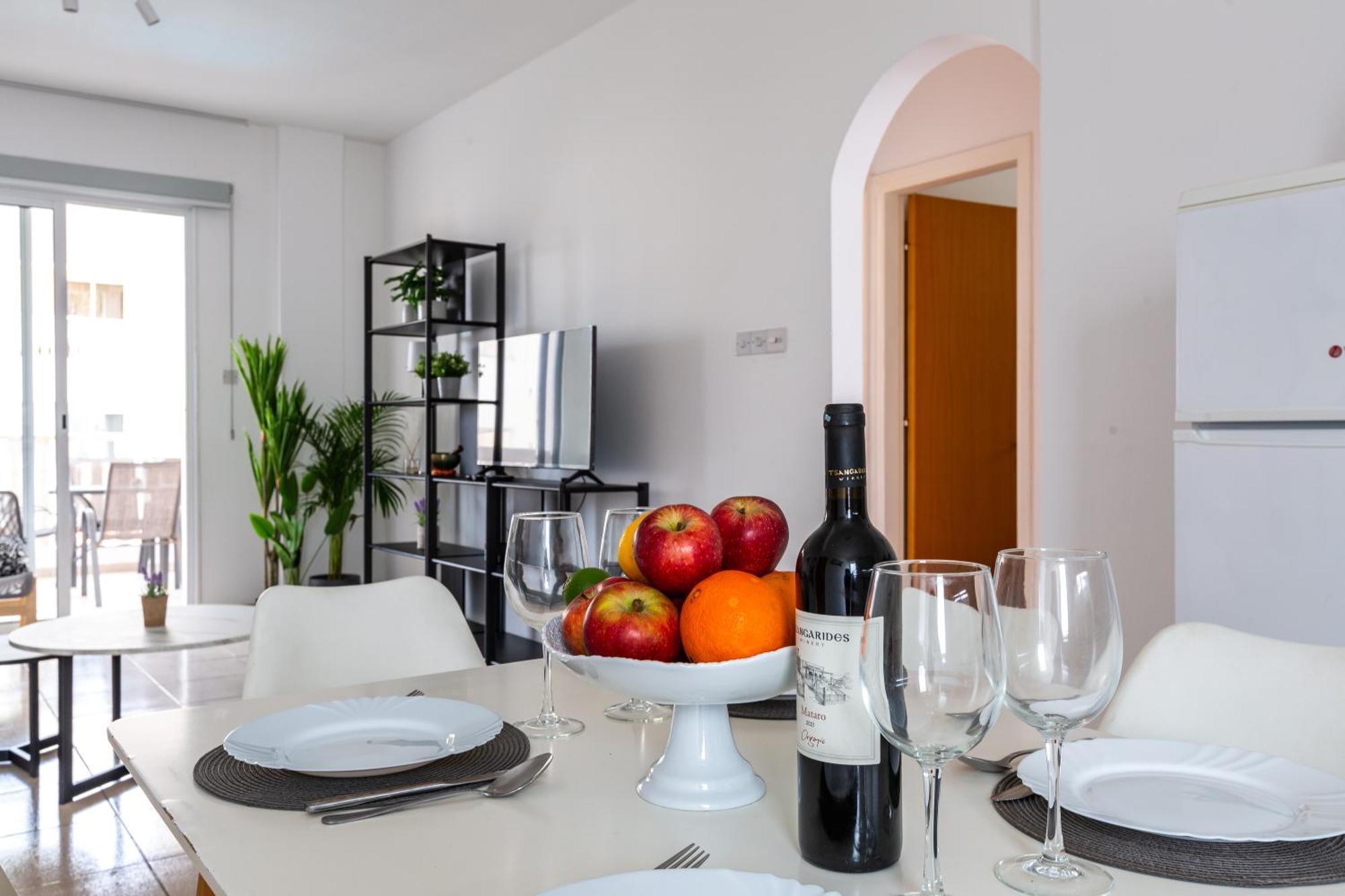 Beautiful 2 Bed Apartment In Paphos Cyprus Ngoại thất bức ảnh