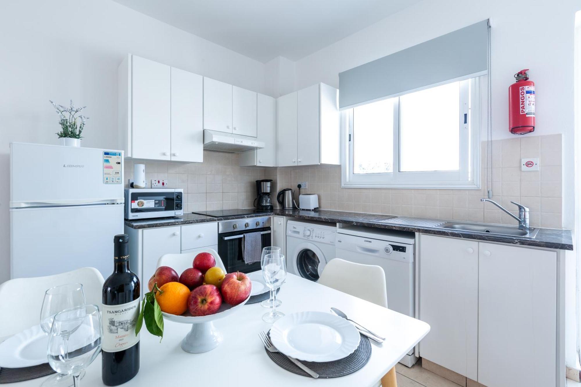 Beautiful 2 Bed Apartment In Paphos Cyprus Ngoại thất bức ảnh